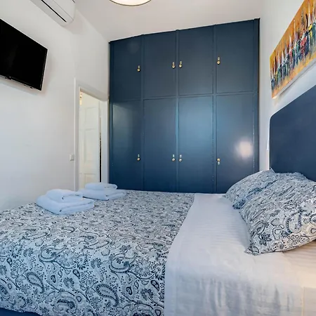 Royal View - Corfu Town Apartment